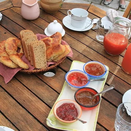 Bed & Breakfast De La Cigale Bleue, Sur Durance 2*