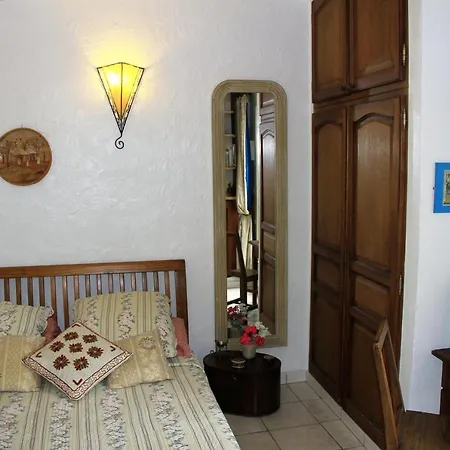 Bed & Breakfast De La Cigale Bleue, Sur Durance 2*