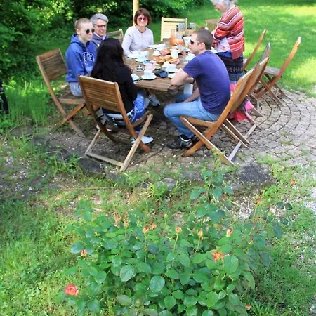 De La Cigale Bleue, Sur Durance Bed & Breakfast Caumont-sur-Durance