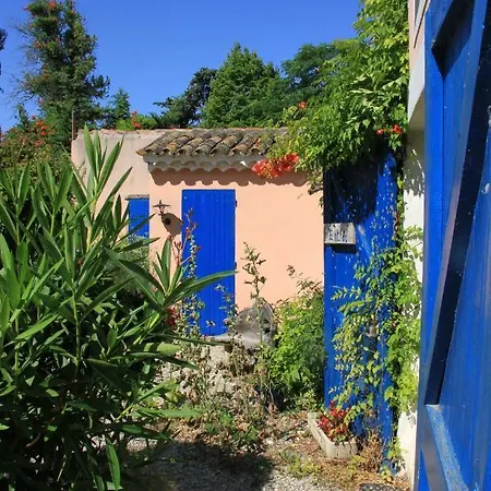 De La Cigale Bleue, Sur Durance Bed & Breakfast Caumont-sur-Durance
